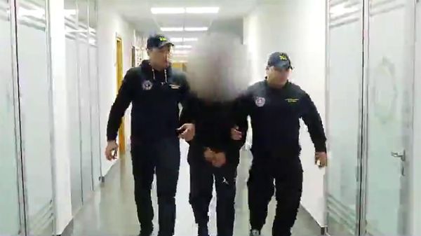 МВД Грузии в ходе обысков изъяло у оппозиционных партий пиротехнику и коктейли Молотова. - Sputnik Армения