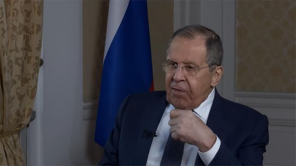 Кадр из интервью министра иностранных дел РФ Сергея Лаврова американскому журналисту Такеру Карлсону - Sputnik Армения