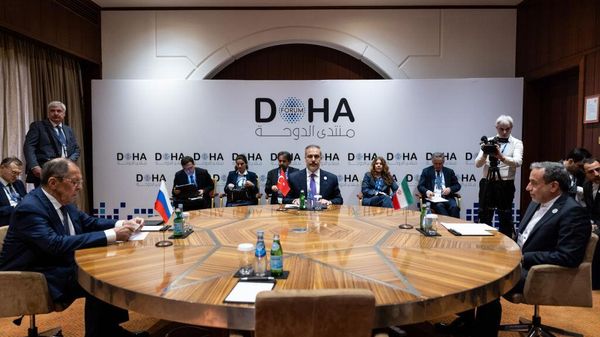 Встреча министров иностранных дел России, Ирана и Турции Сергея Лаврова, Аббаса Аракчи и Хакана Фидана в Астанинском формате на 22-м Дохинском форуме (7 декабря 2024). Доха - Sputnik Армения