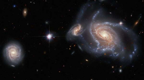 Множество спиральных галактик: NGC 1356, LEDA 467699, LEDA 95415 и IC 1947 - Sputnik Армения