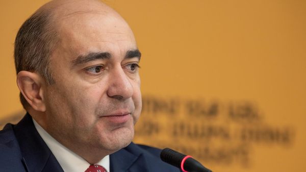 Председатель партии Просвещенная Армения Эдмон Марукян во время пресс-конференция по политическим итогам года (17 декабря 2024). Еревaн - Sputnik Армения