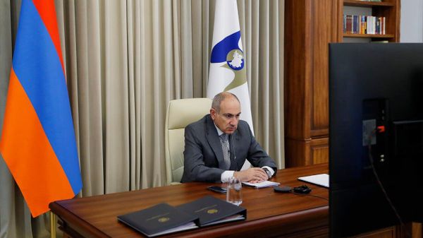 Премьер-министр Армении Никол Пашинян выступает в режиме видеосвязи на заседании Высшего Евразийского экономического совета (26 декабря 2024). Санкт-Петербург - Sputnik Армения