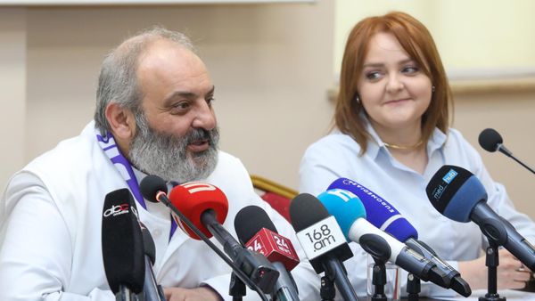 Баграт Галстанян и Лидия Манташян - Sputnik Армения