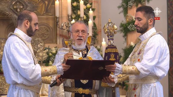 Католикос Гарегин Второй во время Рождественской проповеди (6 января 2025). Эчмиадзин - Sputnik Армения