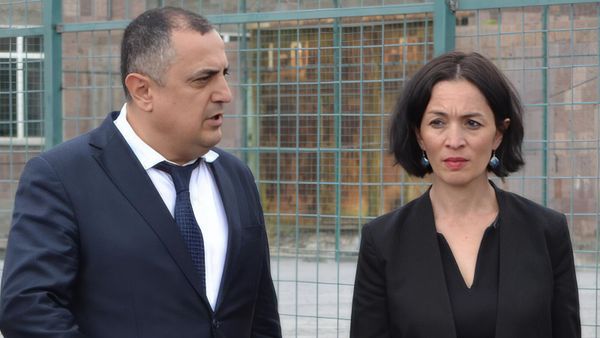 Министр ОНКС Жанна Андреасян и замминистра Карен Гилоян на 15-ом Кубке имени президента федерации атлетики РА Роберта Эмияна (9 сентября 2023). Арташат - Sputnik Армения