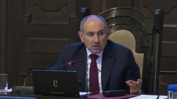 Люди летают в Рим вместо того, чтобы пить кофе в Джермуке - Пашинян о шенгенских визах - Sputnik Армения
