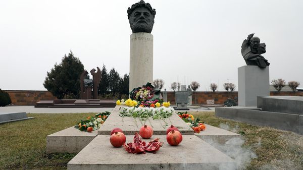 Փարաջանովի շիրիմը - Sputnik Արմենիա