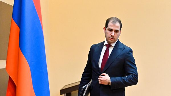 Глава КГД Эдуард Акопян во время пресс-конференции по итогам 2024 года (16 января 2025). Еревaн - Sputnik Армения
