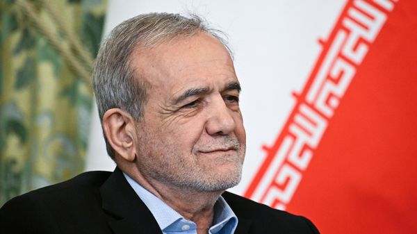 Президент Ирана Масуд Пезешкиан во время встречи с президентом РФ Владимиром Путиным (17 января 2025). Москвa - Sputnik Армения