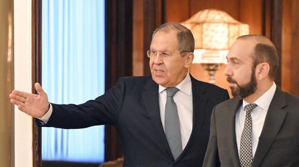 Главы МИД РФ и Армении Сергей Лавров и Арарат Мирзоян на встрече (21 января 2025). Москва - Sputnik Армения