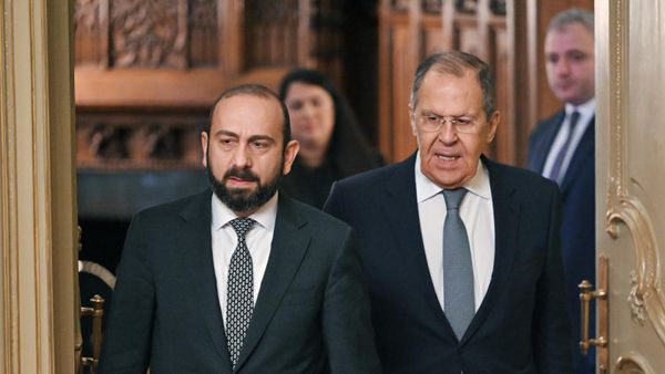 Главы МИД РФ и Армении Сергей Лавров и Арарат Мирзоян на встрече (21 января 2025). Москва - Sputnik Армения