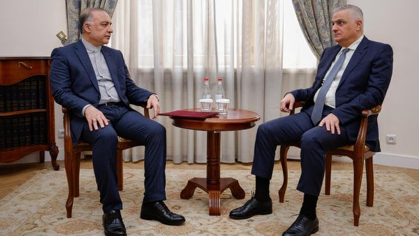Вице-премьер Мгер Григорян принял посла Ирана в Армении Мехди Собхани (27 января 2025). Еревaн - Sputnik Армения