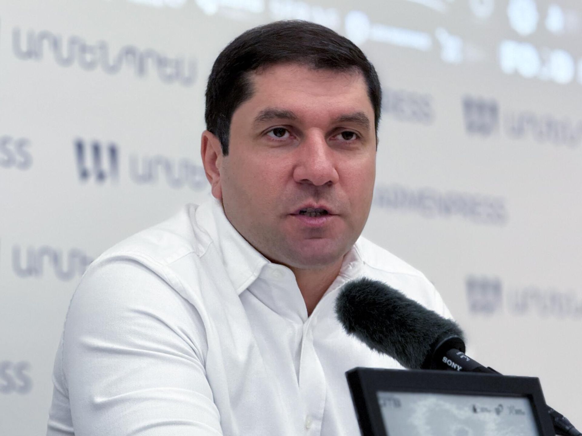 Ответственный за подготовку аналоговых космонавтов AMADEE24 Armenia, диетолог Ованнес Авакян на пресс-конференции (29 января 2025). Еревaн - Sputnik Армения, 1920, 29.01.2025