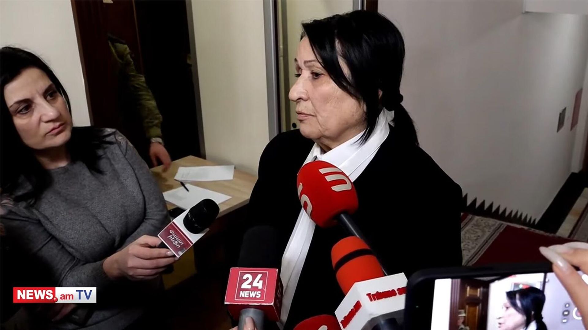 Мать пропавшего без вести в 1992г. военнослужащего Шагена Аракеляна Рима Аракелян отвечает на вопросы журналистов (30 января 2025). Еревaн - Sputnik Արմենիա, 1920, 30.01.2025