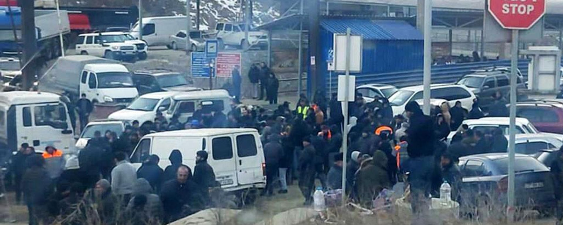 Более 700 работников Зангезурского медно-молибденового комбината (ЗМК) бастуют, требуя повышения зарплаты  - Sputnik Армения, 1920, 06.02.2025