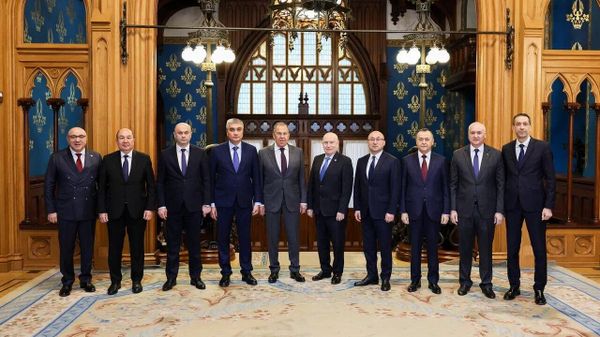 Встреча министра иностранных дел РФ Сергея Лаврова с послами государств-участников СНГ, аккредитованными в России (3 февраля 2025). Москвa - Sputnik Армения