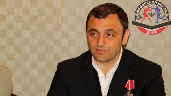 Глава Федерации бокса ДНР Армен Саркисян на встрече боксеров ДНР (3 августа 2024). Донецк - Sputnik Армения
