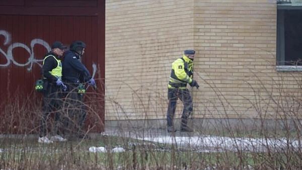 В школе Риксберга в городе Эребру проводится полицейская операция после сообщений о стрельбе (4 февраля 2025). Швеция - Sputnik Армения