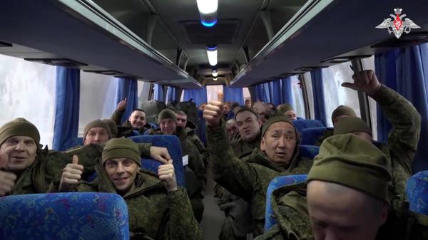 5 февраля в результате переговорного процесса с подконтрольной киевскому режиму территории возвращены 150 российских военнослужащих. - Sputnik Армения