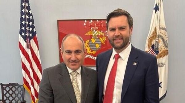 Премьер-министр Никол Пашинян встретился в Белом доме с вице-президентом США Джеймсом Дэвидом Вэнсом (6 февраля 2025). Вашингтон - Sputnik Արմենիա