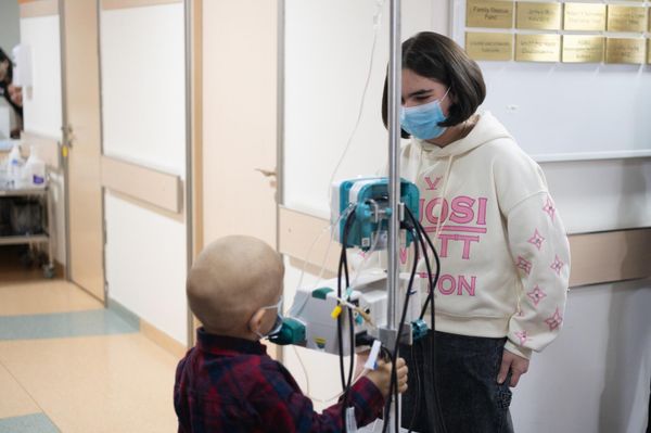 12-летняя Люсия Багманян в Центре детской онкологии и заболеваний крови 12-летняя Люсия Багманян в Центре детской онкологии и заболеваний крови - Sputnik Армения