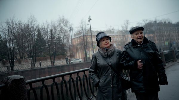 Жители блокадного Ленинграда, воспитанники эвакуированного в Ереван детдома N 82 Алла Трифонова (Желбунова) и Владимир Смоткин - Sputnik Армения