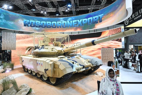 Танк Т-90МС на стенде Рособоронэкспорта на выставке IDEX 2025 в Объединенных Арабских Эмиратах - Sputnik Армения