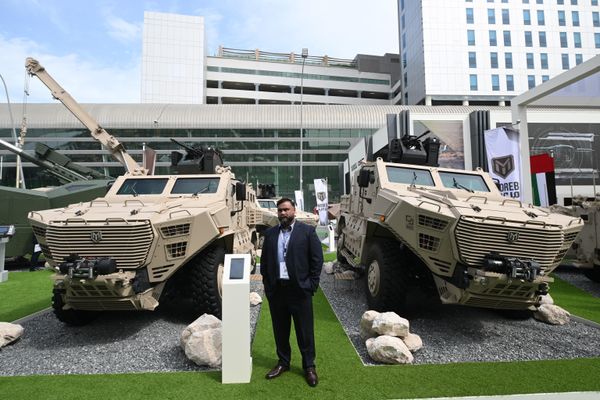 Колёсные броневые машины с усиленной противоминной защитой MRAP на выставке IDEX 2025 в Объединенных Арабских Эмиратах - Sputnik Армения
