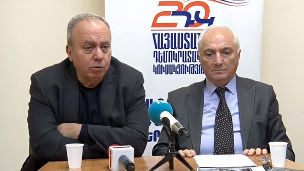Грант Багратян и Арам Саркисян во время пресс-конференции, посвященная предстоящему митингу (18 февраля 2025). Еревaн - Sputnik Армения