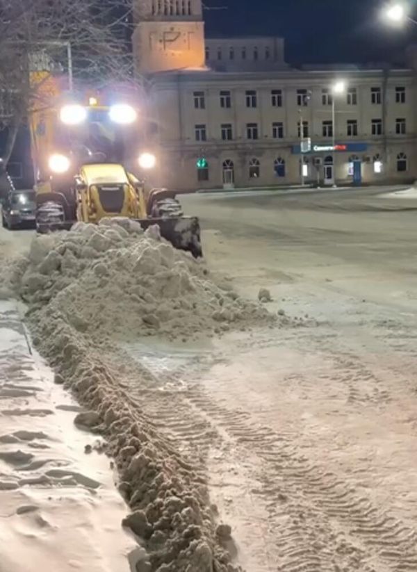 Уборка снега в Ереване - Sputnik Армения