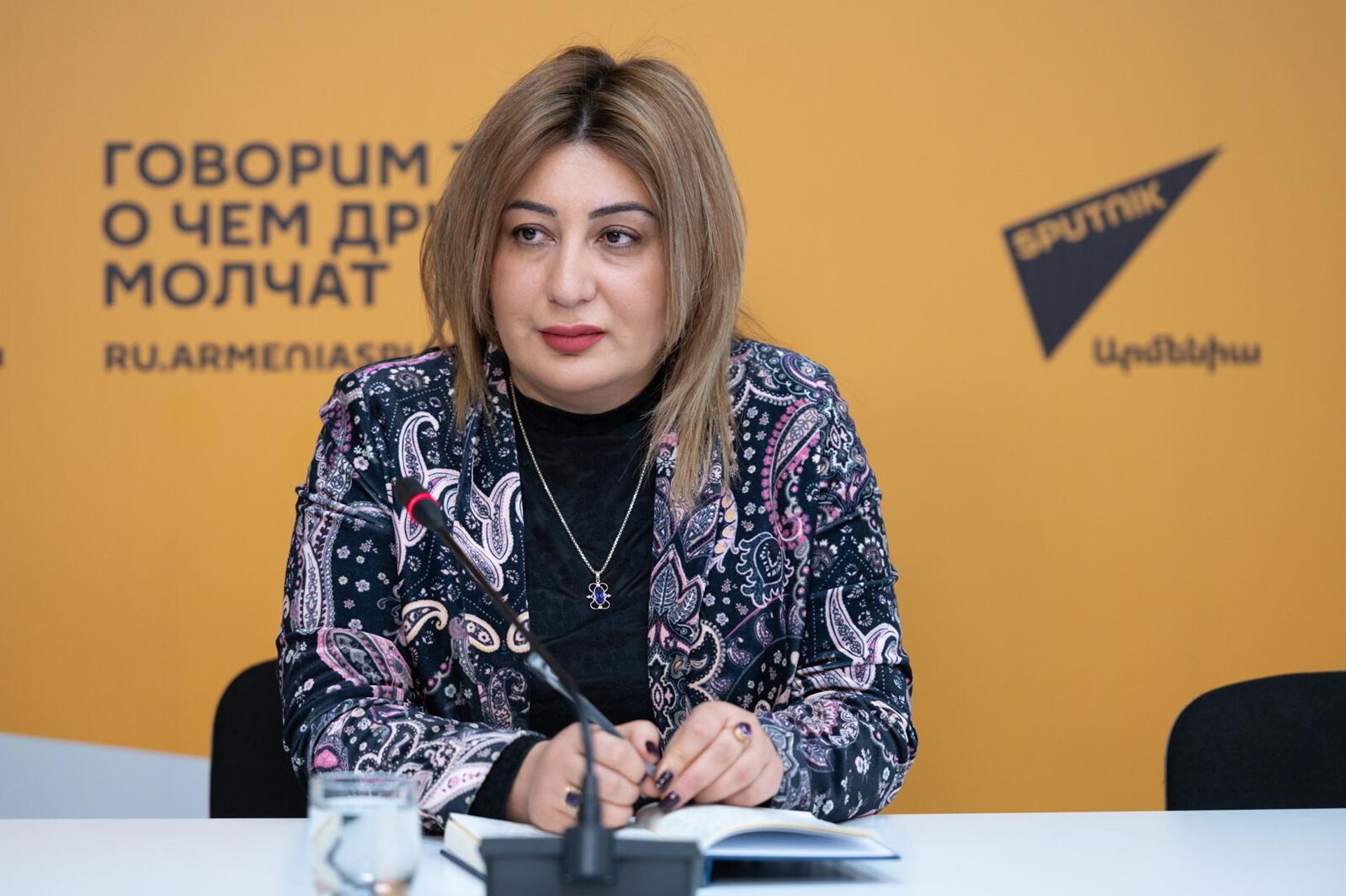 Cоучредитель правозащитной общественной организации Право на здоровье Ануш Погосян на пресс-конференции (21 февраля 2025). Еревaн - Sputnik Армения, 1920, 02.10.2025