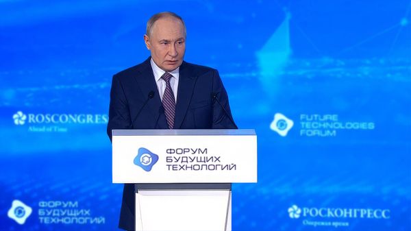 Он летит и плавится как эскимо: Путин об Орешнике - Sputnik Армения