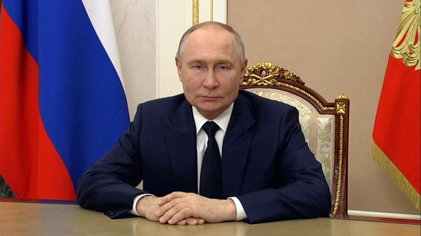 Поздравление Путина с Днем защитника Отечества  - Sputnik Армения