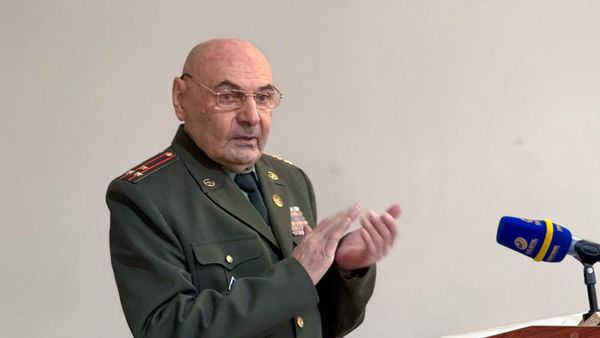Председатель Объединения ветеранов Армении им. маршала Баграмяна Симон Есаян на открытии Центра Боевой Славы - музея маршала Ованнеса (Ивана) Баграмяна (23 февраля 2025). Еревaн - Sputnik Армения