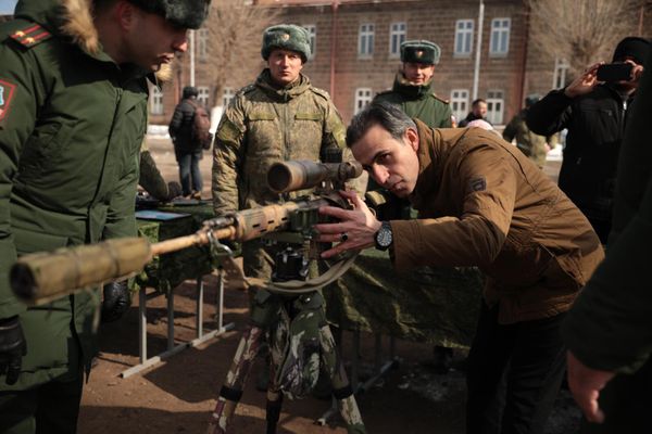 Все посетители могут ознакомиться с вооружением - Sputnik Армения