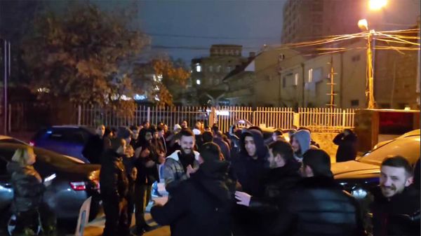 Задержанные в ходе матча Пюник – Арарат-Армения болельщики отпущены на свободу - Sputnik Армения