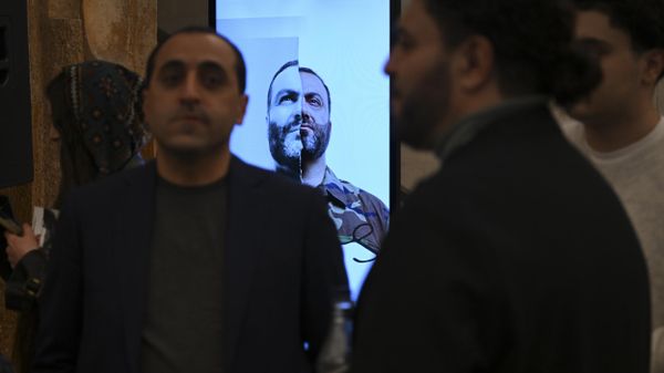 Гости и знаменитости на красной дорожке на премьере фильма Вазген, последний Спарапет в кинотеатре Москва (5 марта 2025). Ереван - Sputnik Армения