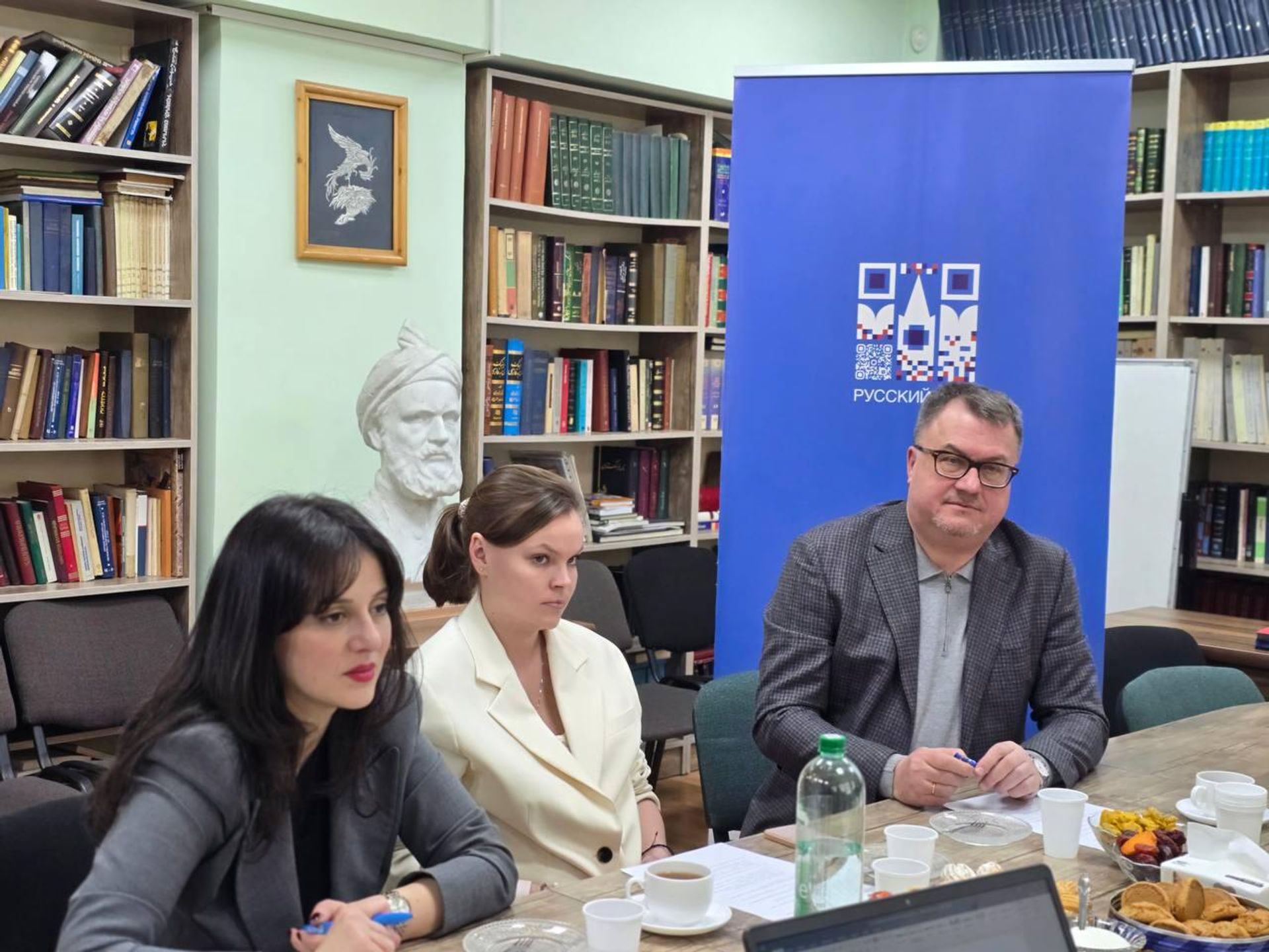 Руководитель Русского дома в Еревaне Вадим Фефилов на объявлении победителей международного конкурса по арменоведению имени академика Н. Я. Марра (6 марта 2025). Еревaн - Sputnik Արմենիա, 1920, 06.03.2025
