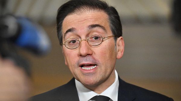 Министр иностранных дел Испании Хосе Мануэль Альварес принимает участие на встрече глав МИД стран ЕС (24 февраля 2025). Брюссель - Sputnik Армения