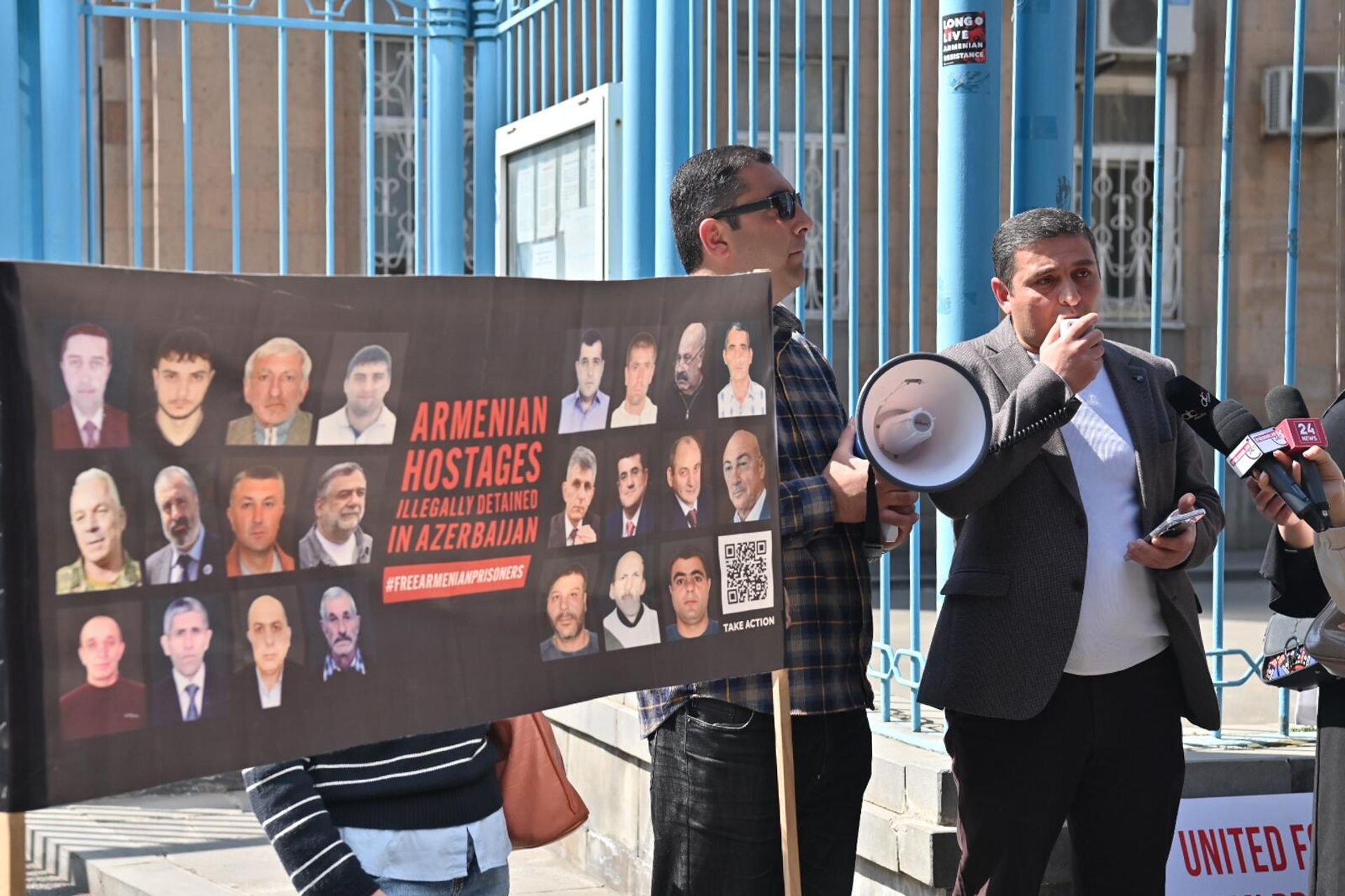 Акция протеста перед офисом ООН с требованием к представителям ООН присутствовать на судебном заседании над удерживаемыми в Баку армянскими пленными (14 марта 2025). Еревaн - Sputnik Արմենիա, 1920, 14.03.2025