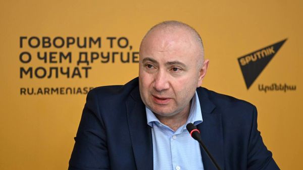 Андраник Теванян во время пресс-конференции (18 марта 2025). Еревaн - Sputnik Армения