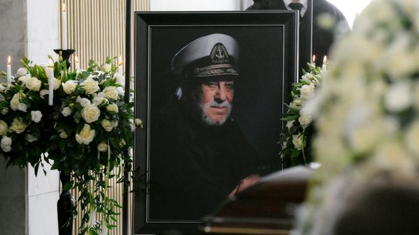 Церемония прощания с народным артистом России Бедросом Киркоровым в Большом траурном зале Троекуровского кладбища (21 марта 2025). Москва - Sputnik Армения
