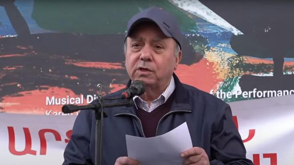 Грант Багратян на митинге (21 марта 2025). Еревaн - Sputnik Армения