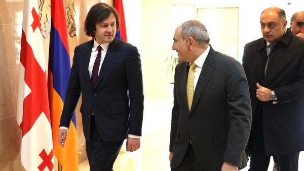 Премьер-министр Пашинян на встрече с премьер-министром Грузии Ираклием Кобахидзе (23 марта 2025). Тбилиси - Sputnik Армения