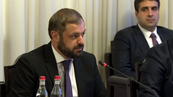 Министр экономики Геворг Папоян на очередном заседании правительства (27 марта 2025). Еревaн - Sputnik Армения