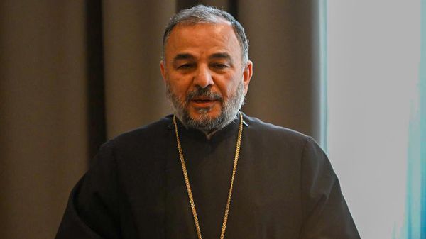 Епископ Вртанес Абрамян во время запуска инициативы Армянский дом (27 марта 2025). Еревaн - Sputnik Армения