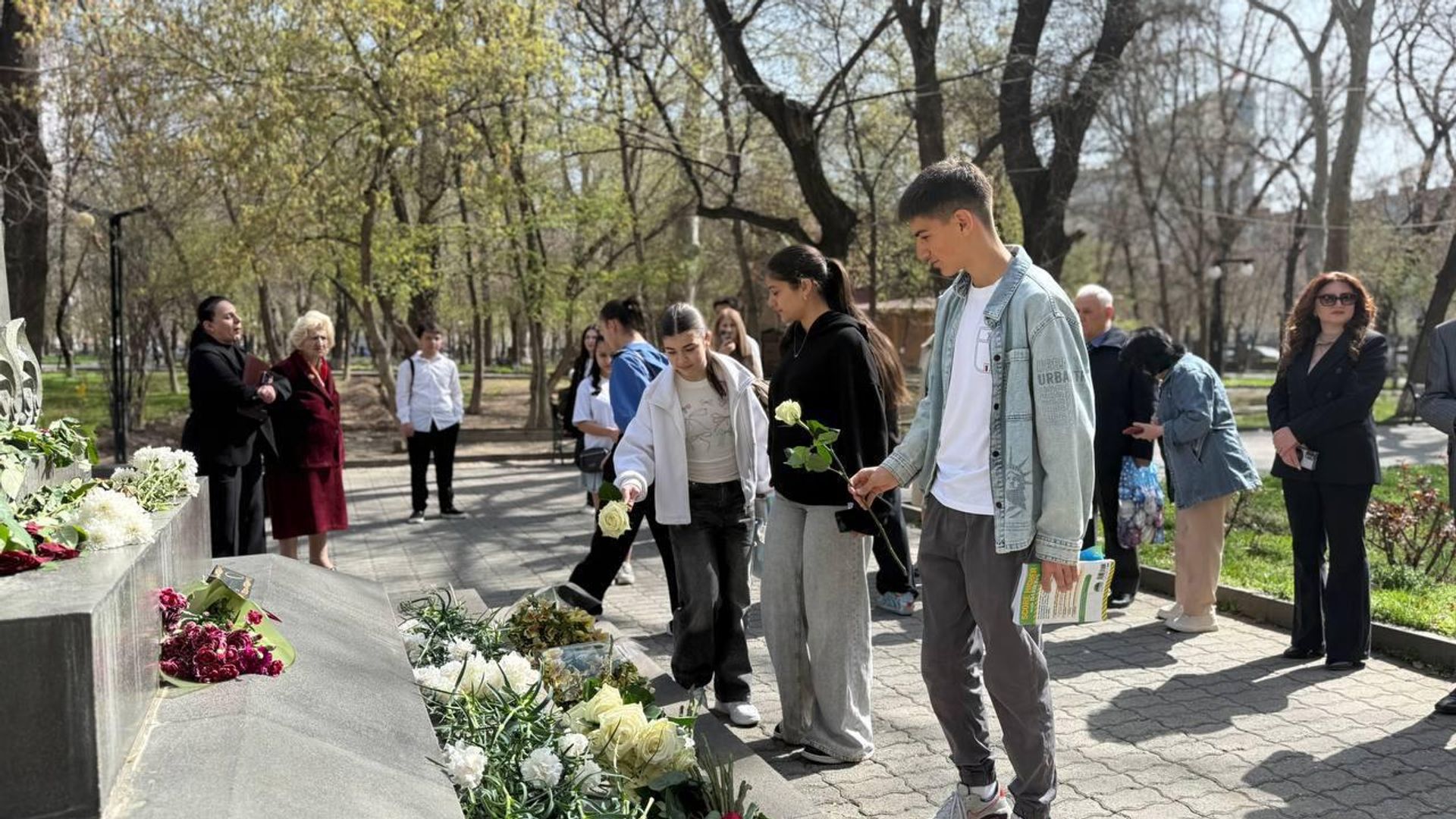 В Ереване почтили память дважды Героя Советского Союза Нельсона Степаняна В Ереване почтили память дважды Героя Советского Союза Нельсона Степаняна - Sputnik Армения, 1920, 28.03.2025