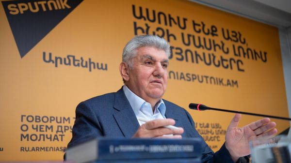 Пресс-конференция президента Союза армян России Ара Абрамяна (31 марта 2025). Еревaн - Sputnik Армения