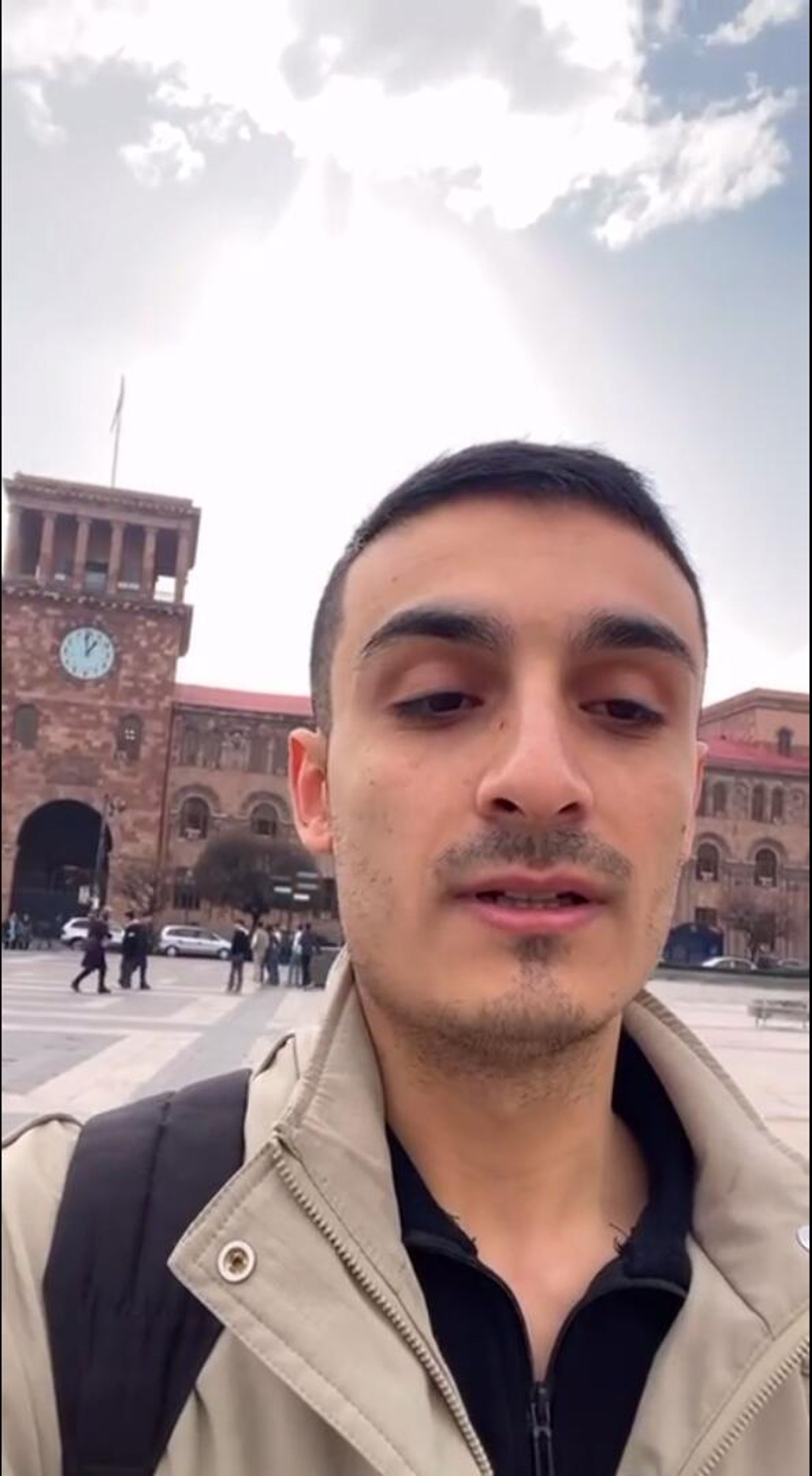 Скрин с видео турецкого блогера с площади Республики в Ереване - Sputnik Армения, 1920, 02.04.2025
