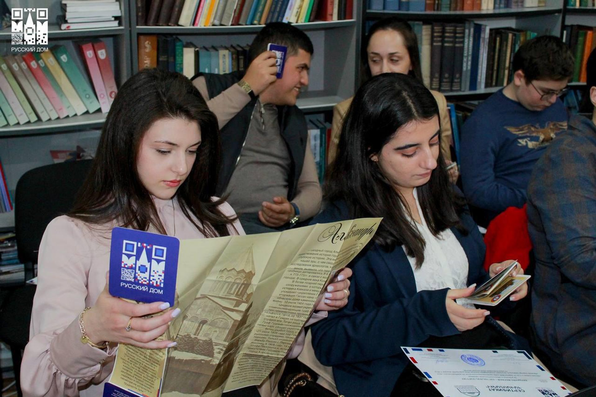 Торжественная церемония вручения сертификатов выпускникам Школы гидов (31 марта 2025 ). Гюмри - Sputnik Армения, 1920, 31.03.2025